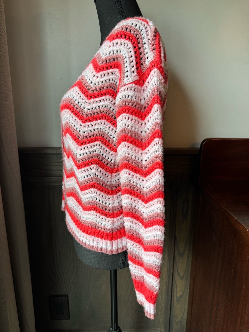 Maurice’s Women’s Pink & Coral Striped V-Neck Button Cardigan Sweater XS - Picture 3 of 7